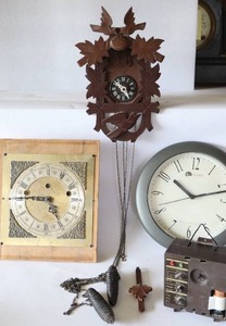 lot 196 image: Vintage RARE Hermle Quartz German Movement W1217, Ridgeway Company Model 706 Movement O Wall Clock Mechanism, German Mechanical Cuckoo Clock Etc