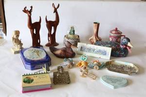 lot 204 image: Collectible Home DeCor Etc