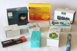 lot 248 image: Wasserstein Battery Extension Pack, Philips Hue Outdoor Motion Sensor, Diivoo Irrigation Timer, Premium Elastic Bandage Wrap Etc.