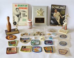 lot 280 image: Vintage Bowling Memorabilia Pin-Backs, Books, Patches, Trophys Etc