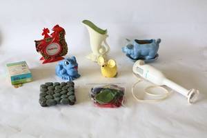 lot 290 image: Vintage Collectible Pottery Porcelain Plastic DeCor Etc