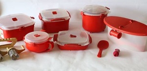 lot 305 image: Sistema Microwave Plastic Containers, Handheld Cheese Grater Etc