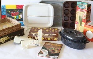 lot 306 image: Miscellaneous Kitchen Litton Roasting Rack Microwave Grill, Pasta Express, Pyrex Baker in a Basket Etc
