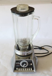 lot 311 image: Waring Solid State 14-Speed Timer BlendorMixer Blender