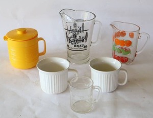 lot 315 image: Vintage Cold Spring Brewing Co. Kegle Brau Glass Beer Pitcher, Vintage Hazel Atlas Orange and Tomato Glass Pitcher Etc