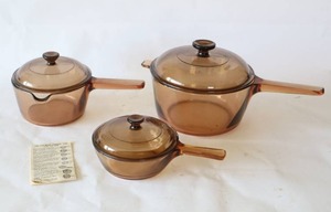 lot 319 image: MCM Vision-Ware Corning Casseroles wLids