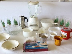 lot 327 image: Hamilton Beach Blender, Holiday Dishes Drink Glasses Etc
