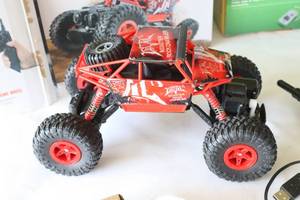 lot 336 image: IJRC Rock Crawler, 8-Inch LCD TV Etc
