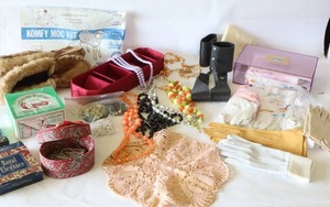 lot 338 image: Miscellaneous Personal Items, DeCor Etc