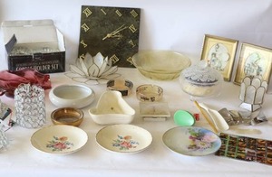 lot 341 image: Assorted Home DeCor