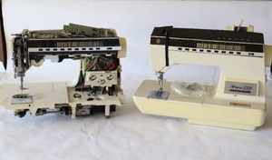 lot 24 image: (2) Singer Touch-Tronic 2000 Memory Sewing Machine Rare Vintage Zig Zag Model...