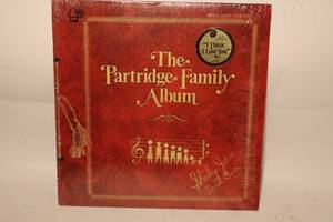 lot 16 image: Like NEW Vinyl Record Album The Partridge Family
