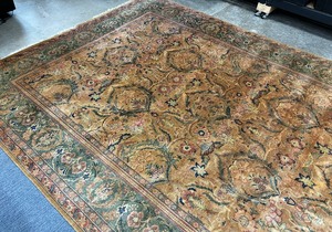 lot 57 image: Gorgeous Large Rug