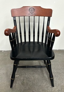 lot 95 image: Metropolitan State University Foundation Chair