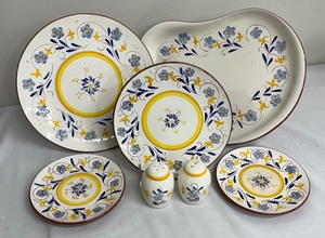 lot 22 image: Stangl Pottery Fairlawn Grouping