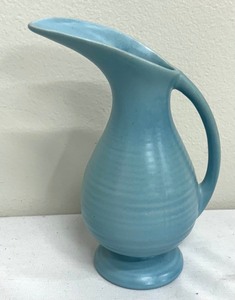 lot 65 image: Vintage Stangl Pottery Pitcher  Vase  Vintage Stangl Pottery Pitcher 3214