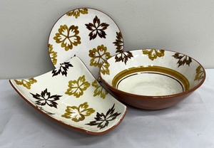 lot 112 image: Vintage Stangl Pottery Paisley Pattern Serving Platter, Plate and Bowl