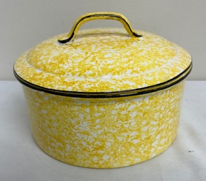 lot 47B image: Vintage Stangl Town and Country Pottery Lidded Pot