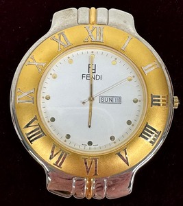 lot 117 image: Fendi Desk & Mantel WatchClock Model - 900C