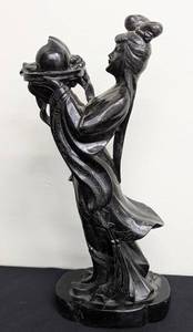 lot 166 image: Chinese Carved Stone Woman Figurine