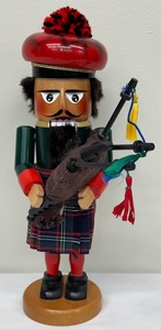 lot 168 image: Original Steinback Scottish Bagpiper Nutcracker - 15