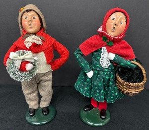 lot 191 image: Byers Choice LTD. The Carolers 1994