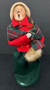 lot 202 image: Byers Choice Ltd The Carolers 1988