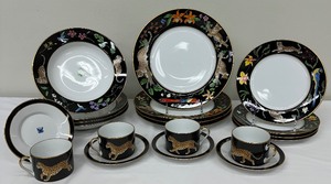 lot 89A image: Beautiful Lynn Chase Jaguar Jungle 4 Piece Place Setting