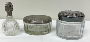 lot 200 image: Vintage Silver Plate and Crystal Vanity Pieces