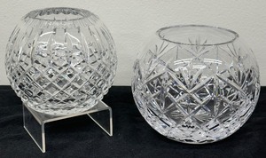 lot 219 image: A Pretty Pair of Crystal Etched Vases