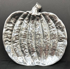 lot 228 image: Holland Boone Polished Pewter Pumpkin Serving Bowl  Dish