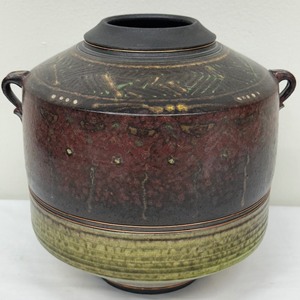 lot 142A image: Artisian Pottery Vessel by Minnesota Artist Richard Gruchalla
