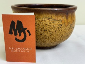 lot 23A image: Mel Jacobson pottery Bowl  Vase