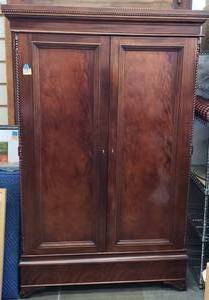 lot 20 image: Beautiful Vintage Armoire Made by Hickory Chair - Please Read Description