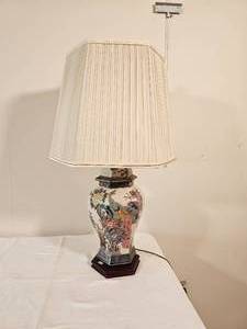 lot 46 image: Beautiful Oriental Ginger Jar Lamp Featuring a Peacock Design