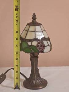 lot 135 image: Tiffany Art Nouveau Petite Lamp