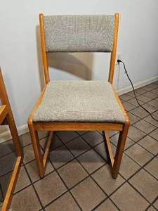 lot 172 image: Vintage MCM Dining Chairs
