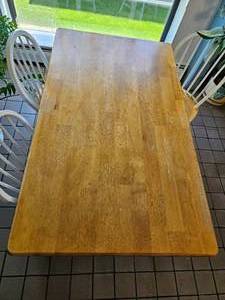 lot 123 image: Farmhouse Dining Table