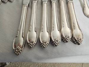 lot 145 image: Roger Bros. Remembrance Pattern Flatware Service