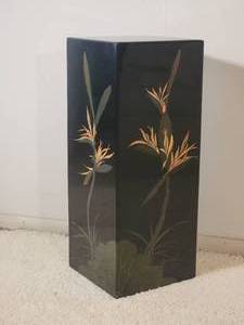 lot 26 image: Breathtaking Taiwanese Handpainted Black Lacquered Pedestal - B