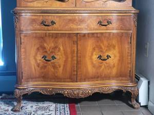 lot 15B image: Wonderful Louis XVI Elegant French Breakfront Display Cabinet