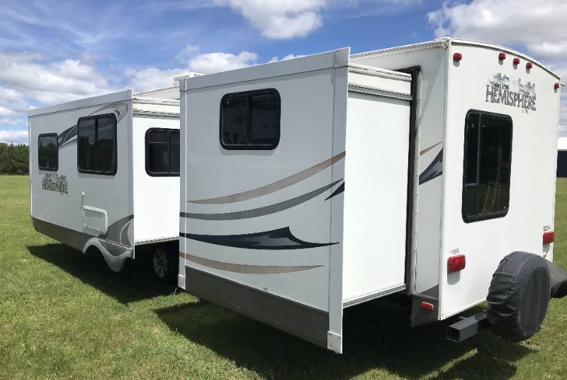 lot 3 image: 2013 Forest River Salem Hemisphere Lite 36 Camper
