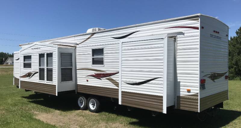 lot 2 image: 2012 Dutchman Breckenridge Park Model