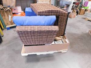 lot 3 image: WHOLESALE PALLET LOT OF PATIO FURNITURE PARTS