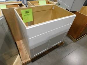 lot 160 image: Hampton Bay Cambridge White Shaker Assembled Sink Base Kitchen Cabinet with Soft Close Door (36 in. W x 24.5 in. D x 34.5 in. H)