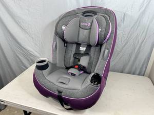 New Display Model Safety 1st Grow and Go Convertible Car Sear