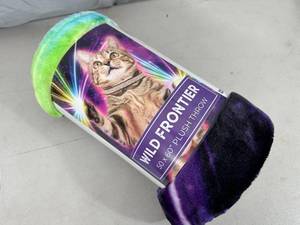 New Wild Frontier Cat Themed Throw Blanket