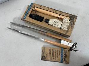 New Bayou Classic Locking Tongs, Sauce Mop Set - $70 retail