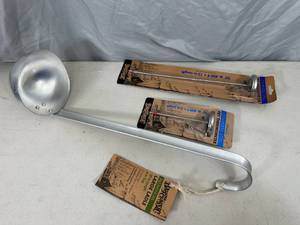 New Bayou Classic Large Ladle, 2 Fryer Thermometers - $70 retail