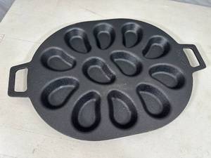 New Bayou Classic Cast Iron Oyster Grilling  Cooking Pan